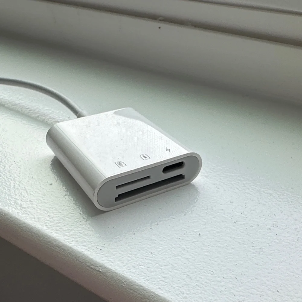 White Lightning to HDMI Adapter